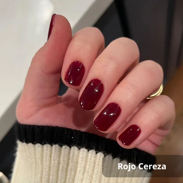 Uñas rojo cereza